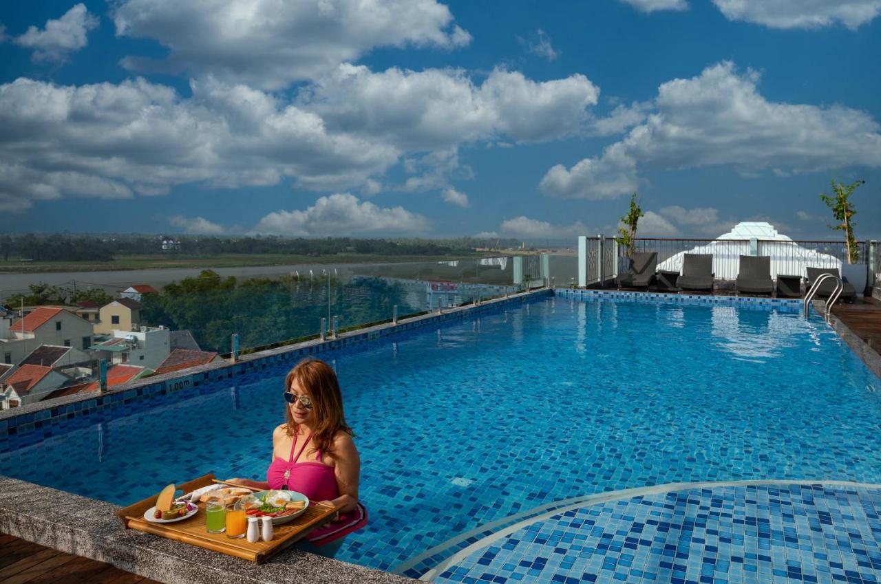 会安舒适精致精品酒店 外观 照片 Rooftop pool at the hotel